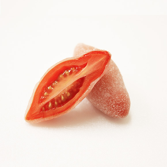 フルーツのような甘さのトマトをひとつぶずつ丁寧に包みました